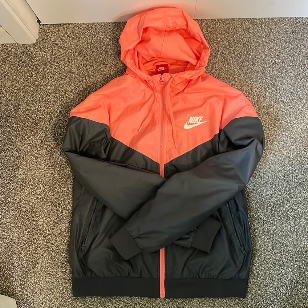 Women’s Nike Windrunner Jacket